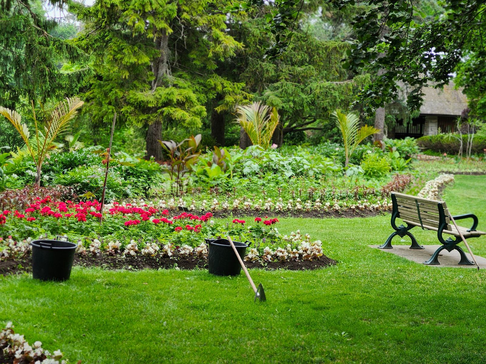 Commercial snow removal and groundskeeping in Grand Rapids, MI