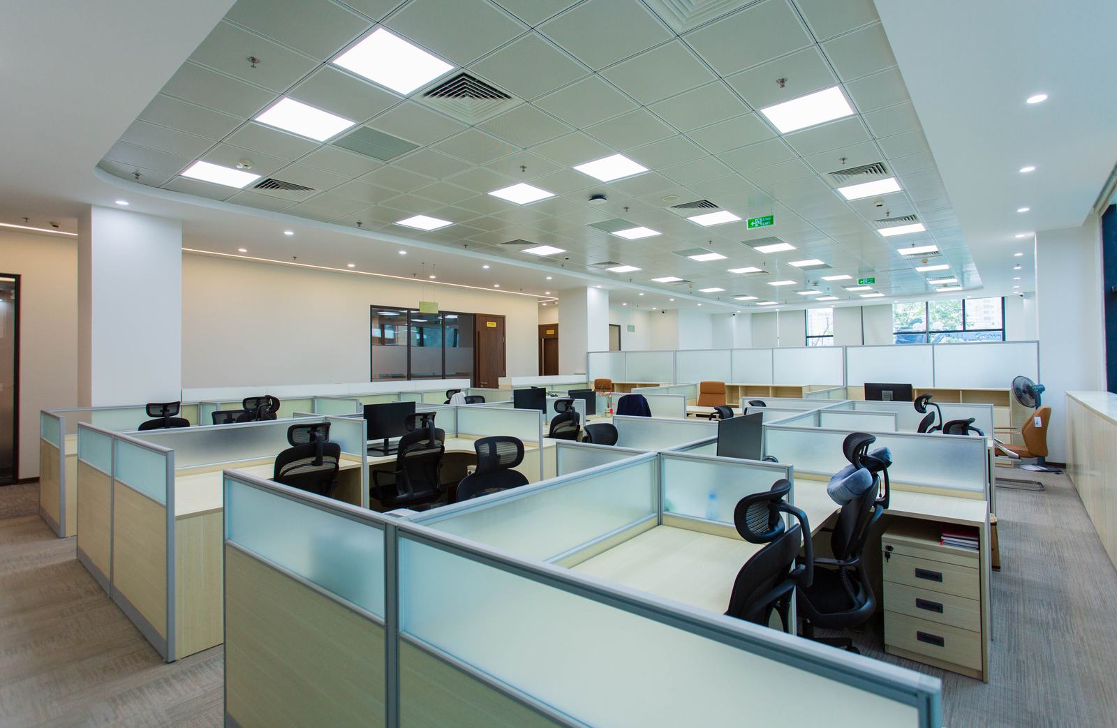 Light building maintenance for commercial buildings in Grand Rapids, MI